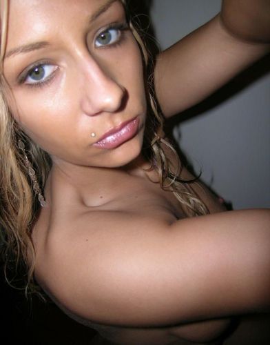 Проститутка Питера Катя с 3 размером груди предлагает интим услуги у метро Адмиралтейская  +7(981)193-28-94 