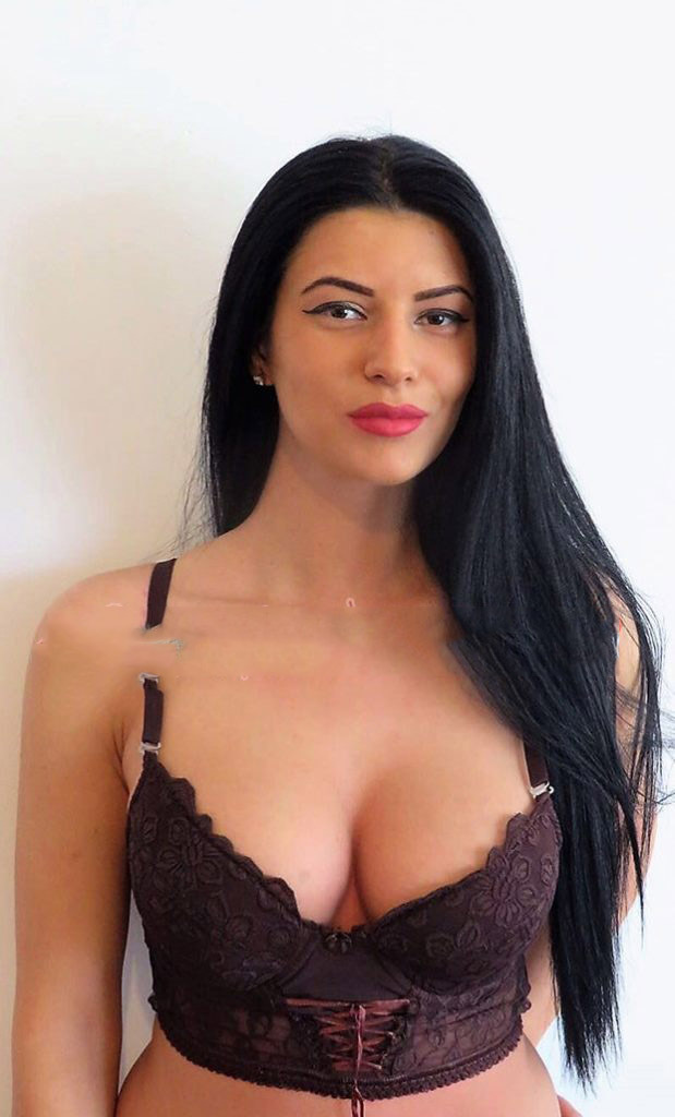 Проститутка Питера Юля с 3 размером груди предлагает интим услуги у метро Звенигородская  +7(911)263-24-68 