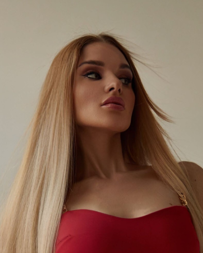 Проститутка Питера Жанна с 3 размером груди предлагает интим услуги у метро Спортивная  +7(981)289-01-65 