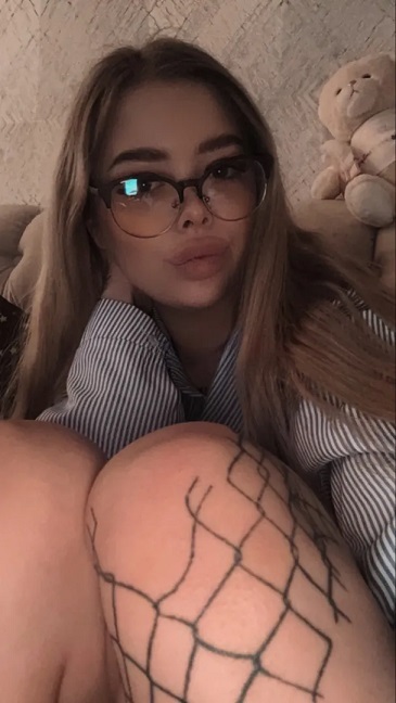 Проститутка Питера Сонечка с 2 размером груди предлагает интим услуги у метро Международная  +7 (921) 020-39-44 - фото 4