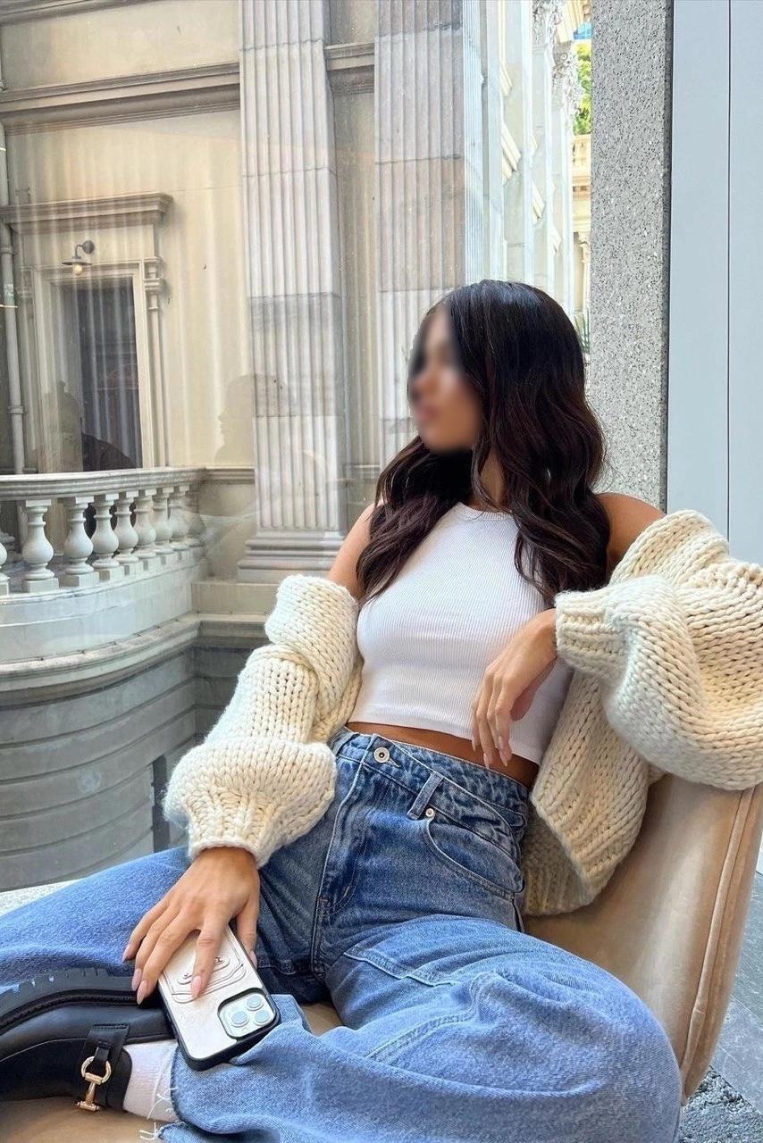 Проститутка Питера Вероника  с 2 размером груди предлагает интим услуги у метро Ладожская  +7(981)214-21-80 